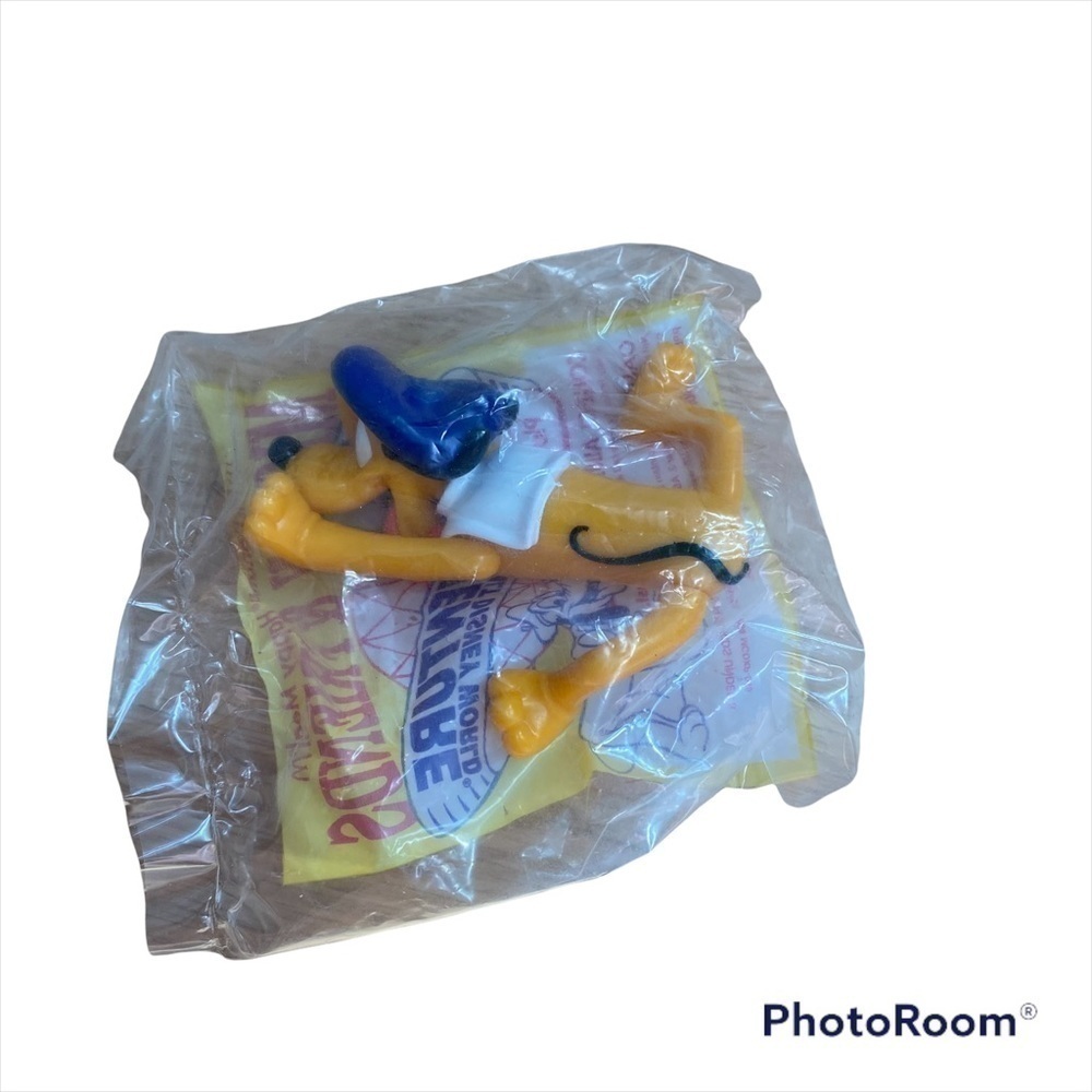 Pluto in Epcot Figure Toy NWT Vintage McDonald’s Walt Disney World Kids France